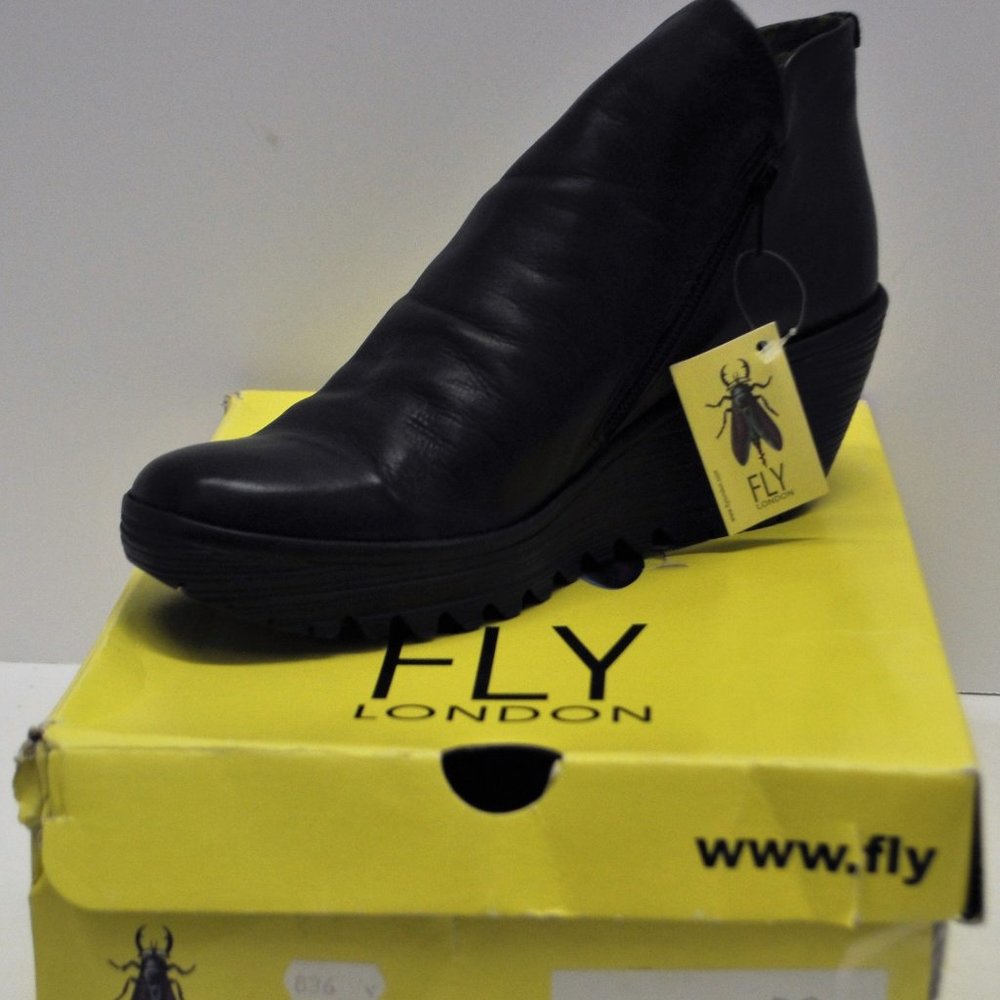 NWT - FLY London Women's Yip Boot US 9 EU 40